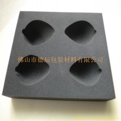 海綿內(nèi)托對(duì)各行各業(yè)產(chǎn)品起到絕緣、密封、防震、防塵、填充、隔音、固定，能夠保護(hù)包裝產(chǎn)品在運(yùn)輸過程中安然無恙，起到保護(hù)產(chǎn)品的一個(gè)作用，同時(shí)可以美化產(chǎn)品，提升產(chǎn)品檔次。