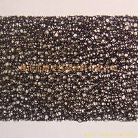 過濾海綿也稱網(wǎng)狀海綿，爆破海綿。聚氨酯過濾海綿由普通開孔軟泡高溫爆破開孔加工而成，爆破除掉了泡沫網(wǎng)絡(luò)之間原有的氣泡膜，得到了主體骨架網(wǎng)狀結(jié)構(gòu)。
過濾海綿的空隙率高達(dá)97%，具有優(yōu)異的透氣性、良好的柔軟性和較高的機(jī)械強(qiáng)度。
