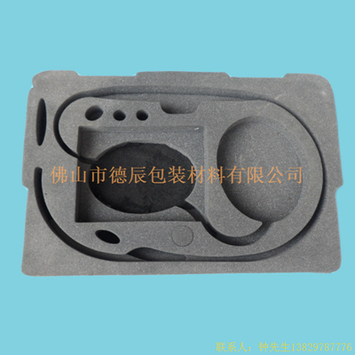 海綿內(nèi)托對(duì)各行各業(yè)產(chǎn)品起到絕緣、密封、防震、防塵、填充、隔音、固定，能夠保護(hù)包裝產(chǎn)品在運(yùn)輸過程中安然無恙，起到保護(hù)產(chǎn)品的一個(gè)作用，同時(shí)可以美化產(chǎn)品，提升產(chǎn)品檔次。