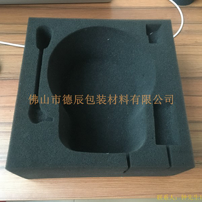 海綿內(nèi)托對各行各業(yè)產(chǎn)品起到絕緣、密封、防震、防塵、填充、隔音、固定，能夠保護(hù)包裝產(chǎn)品在運(yùn)輸過程中安然無恙，起到保護(hù)產(chǎn)品的一個(gè)作用，同時(shí)可以美化產(chǎn)品，提升產(chǎn)品檔次。