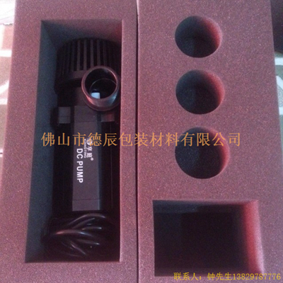 海綿內(nèi)托對(duì)各行各業(yè)產(chǎn)品起到絕緣、密封、防震、防塵、填充、隔音、固定，能夠保護(hù)包裝產(chǎn)品在運(yùn)輸過程中安然無恙，起到保護(hù)產(chǎn)品的一個(gè)作用，同時(shí)可以美化產(chǎn)品，提升產(chǎn)品檔次。